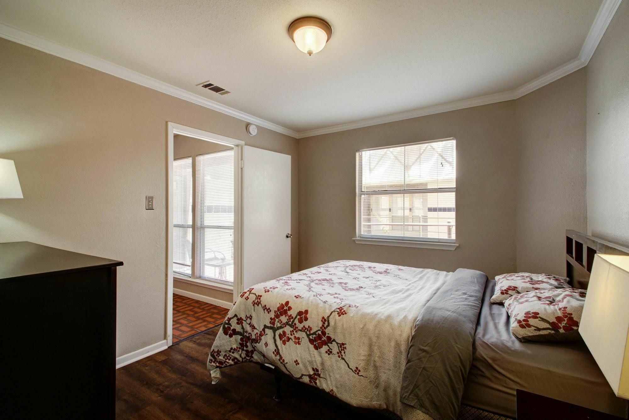 Austinstays 2 Bedroom Downtown Suite Exterior photo