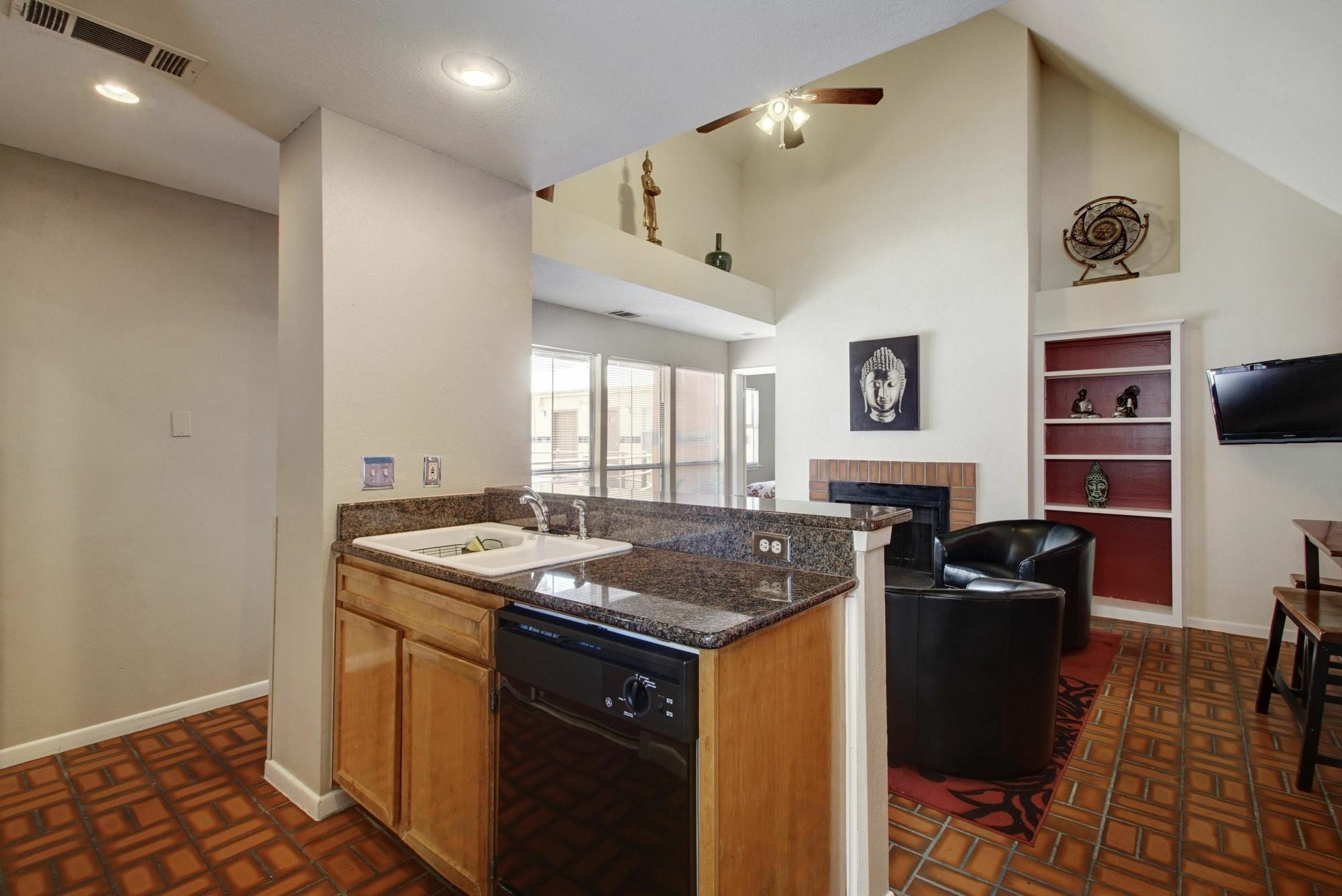 Austinstays 2 Bedroom Downtown Suite Exterior photo